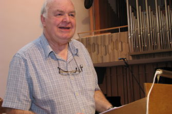 Professori John Lennox: Stephen Hawkingin teoriat maailman synnystä ovat väärässä