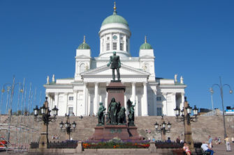 Kirkosta eronneet vaitonaisia eron syistä