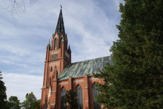 Seurakunta myy tauluja rahoittaakseen ruoka-apua