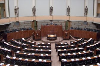 Puoluejohtajien ja kirkon arvoilta suorana verkossa ja Radio Deissä