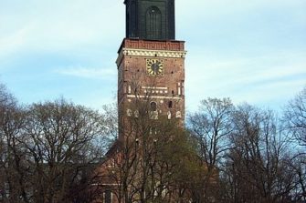 Kantelu samaa sukupuolta olevien parisuhderukouksesta ei johtanut toimenpiteisiin