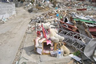 Tuhon jälkiä siivotaan yhteisvoimin Japanissa