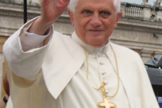 Benedictus XVI: ”Minut pakotettiin Hitler-nuoriin”