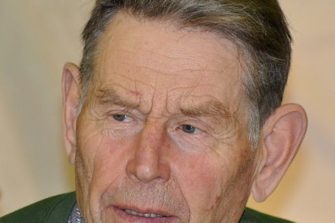 Pentti Linkola Avussa: Kirkossakäynnit ovat pyhän kohtaamisia