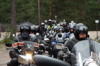 Gospel Riders -motoristit kiertävät paremman Suomen puolesta