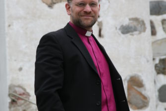 Piispa Jari Jolkkonen: ”Ateisti lainaa arvoja kristinuskosta”