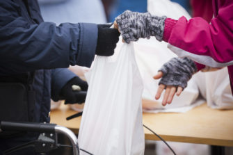 Vähävaraisille joulujuhlia Turussa, Helsingissä ja Oulussa