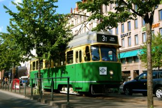 Helsingissä rukoillaan raitiovaunussa