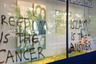 Kristillisen seurakunnan tiloja tuhrittu islamia ihannoivilla iskulauseilla
