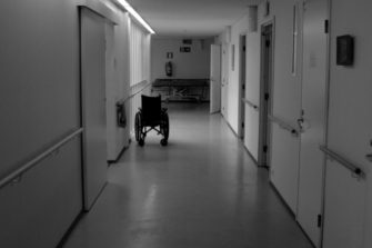 Kolumnisti: Eutanasia on Suomessa jo käytössä