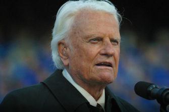 95-vuotias Billy Graham pysyttelee terveysvaikeuksien takia kotona
