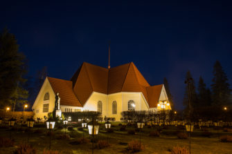 Jouluaatto suosituin kirkossakäyntipäivä