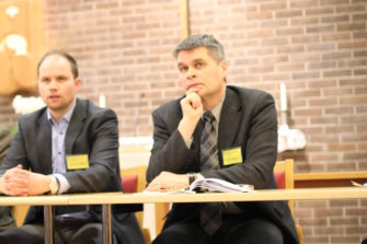Paneeli: Kirkon kiistat vievät peruskysymysten äärelle