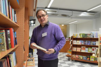 Kirjakauppias suolana ja valona