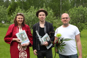 Vivamon Raamattukylän laulut yksiin kansiin