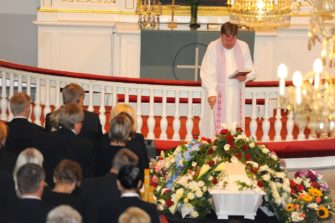 Kaija Martin ja Seija Järvenpää siunattiin haudan lepoon