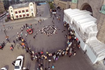 Kristillinen flashmob yllätti Helsingissä