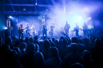 Luterilainen kirkko tarjoaa gospelbändeille ”väärän” yleisön