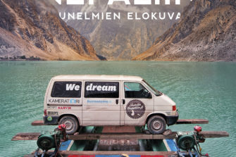 Vielä ehtii nähdä Autolla Nepaliin -elokuvan teatterissa