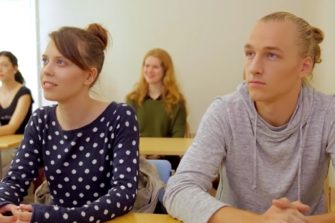 Uudessa lyhytelokuvassa käsitellään aikuistumisen haasteita