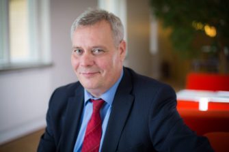 Ministeri Antti Rinne: Olen seurakunnan aktiivi