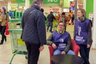 Pop up -papit kohtaavat ihmisiä arjen keskellä