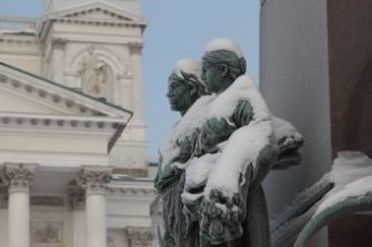 Kaksi kolmesta kansanedustajasta kuuluu evankelis-luterilaiseen kirkkoon – ateisteiksi itsensä luokitteli yli sadasta vastanneesta vain kolme