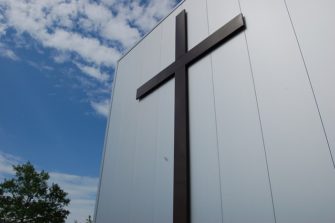 Rasistisen joukkomurhan jälkeen Yhdysvalloissa on palanut kuusi kirkkoa