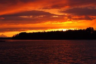 Seurakunnat kutsuvat juhannusjuhliin