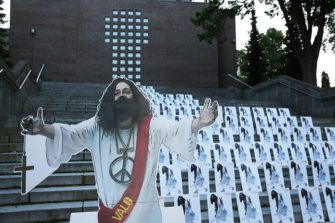 Festari-Jeesuksen vastaisku