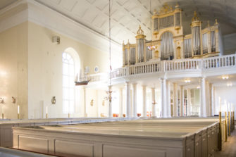 Hallitus muuttamassa kirkolliset arkipyhät palkattomiksi vapaapäiviksi