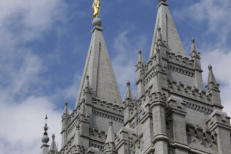 Tutkimus: mormoneilla ja  Jehovan todistajilla aktiivisimmat osallistujat