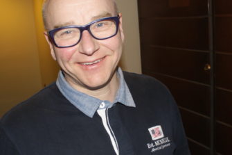 Päihdejärjestön toiminnanjohtaja: Varotaan ”isoveljen asenneongelmaa”