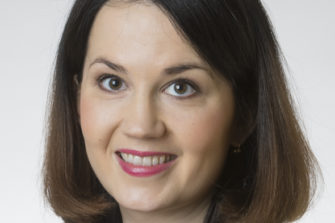 Ministeri Grahn-Laasonen kirkolliskokouksessa: Vihapuheen yleistyminen on repivä ja raastava ilmiö
