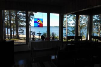 Koulu päihittää kodin ja kummit uskontokasvatuksessa