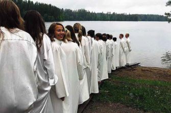 Fifteeneistä tullut helluntainuorten kasteleirejä