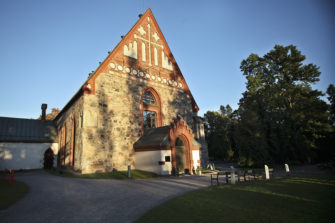 Matalankynnyksen häät