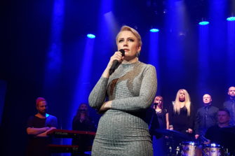 ”Tämä on itkun ja ilon ilta!” – rock-pyhättö Tavastiasta gospel-levyn kätilö