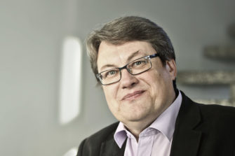 Monien jumalien maailma