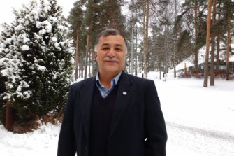 Taksi toimii Iranissa kirkkona