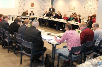 Medialähetys Sanansaattajien hallitus jatkaa pienin muutoksin – arpa ratkaisi