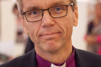 Piispa Björn Vikström itsenäisyyspäivän saarnassaan: Yhteiskunta on monin tavoin yhä säälimättömämpi