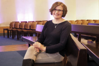 Kymmeniä turvapaikanhakijoita on käynyt kasteella Helsingin Saalem-seurakunnassa