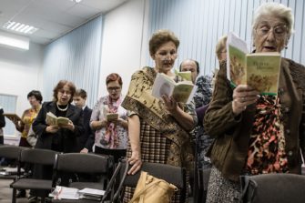 Venäjän oikeusministeriö esittää Jehovan todistajien toiminnan kieltämistä