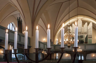 Väitöstutkimus: Klassinen musiikki vähentynyt, viihdemusiikki lisääntynyt hautaustoimituksissa