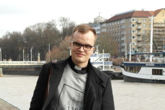 Kiinnostus pappeuteen heräsi armeijassa