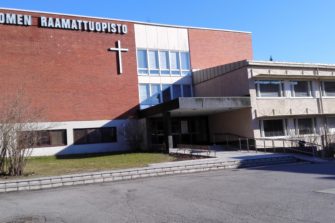 Suomen Raamattuopisto lomauttaa lähes koko henkilökuntansa kolmeksi viikoksi