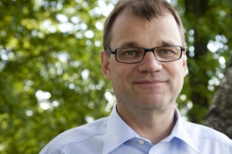 Pääministeri Juha Sipilä: Uskonnoilla on tärkeä rooli sovinnon vahvistamisessa
