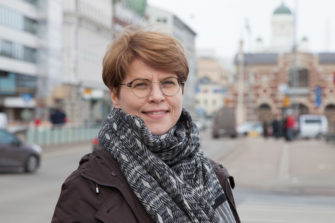 Piispaehdokas Kaisamari Hintikan evankeliumi: Kirkon on puhuttuva niiden puolesta, jotka eivät itse jaksa