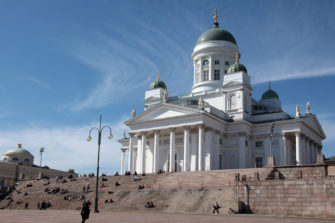 Helsingin tuomiokirkossa on käynyt tänä kesänä ennätysmäärä turisteja